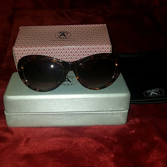 Tatyana Vivian Vintage 1950\'s Pinup Sunglasses RX QUALITY Lenses FDA Approved